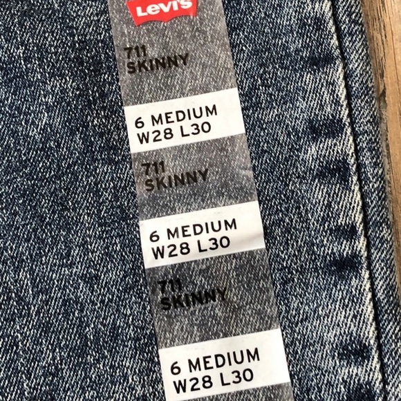 Levi’s 711 Skinny - Dark Gray/Blue - Midrise - Picture 4 of 5